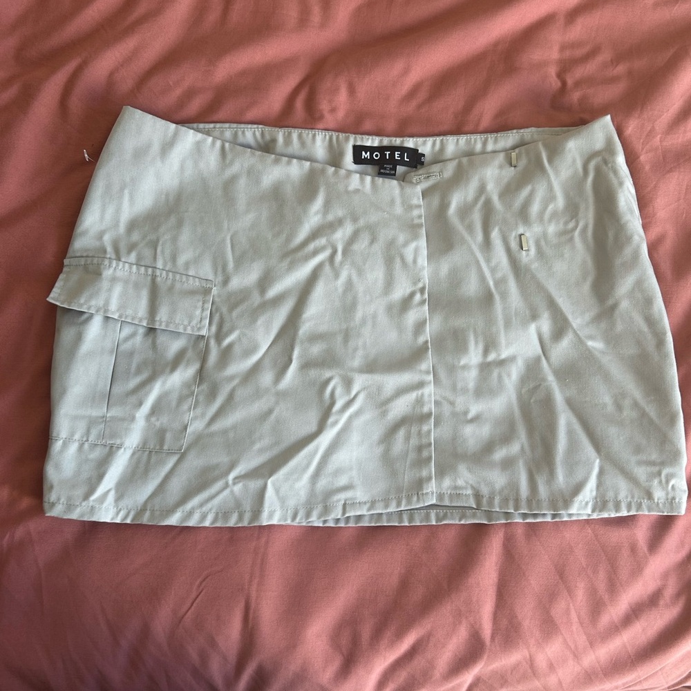Motel Rocks Light Gray Pocketed Skirt